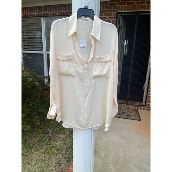 Free People Tops - NWT Free People Blouse Top Women's M Ivory  Long Sleeves Collared